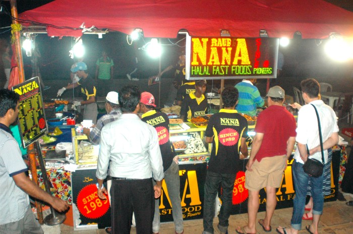 Food vendors on the Green