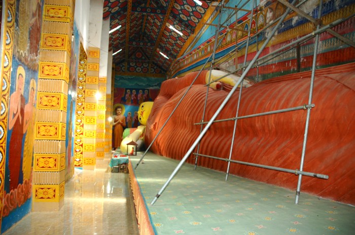 35m reclining Buddha